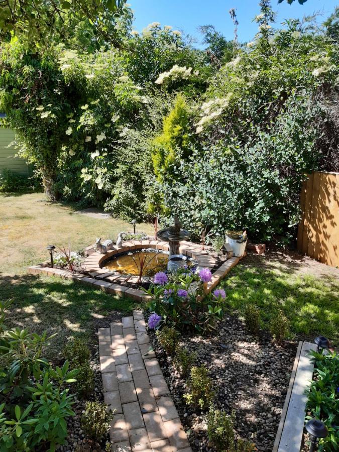 The White Dove Bed And Breakfast With Glamping Newark Showground Экстерьер фото