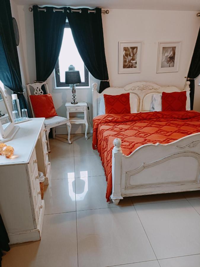 The White Dove Bed And Breakfast With Glamping Newark Showground Экстерьер фото
