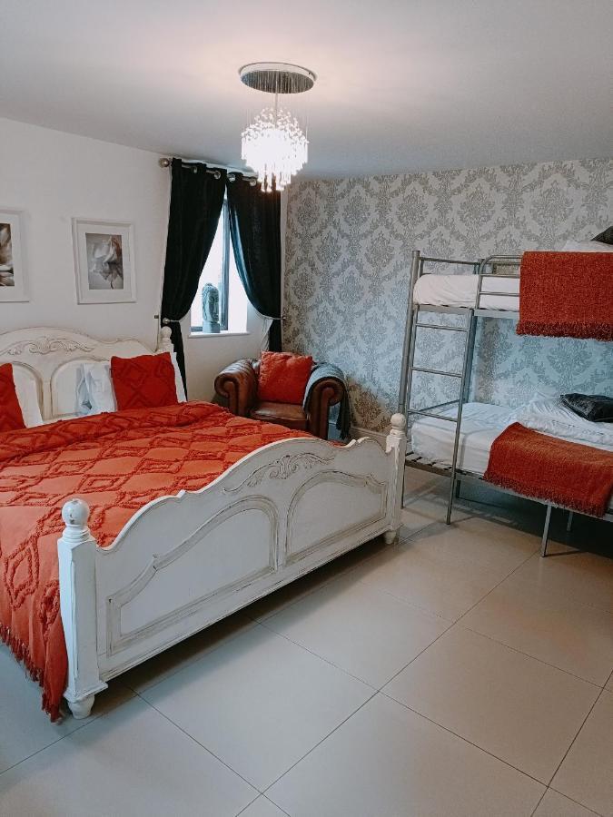 The White Dove Bed And Breakfast With Glamping Newark Showground Экстерьер фото