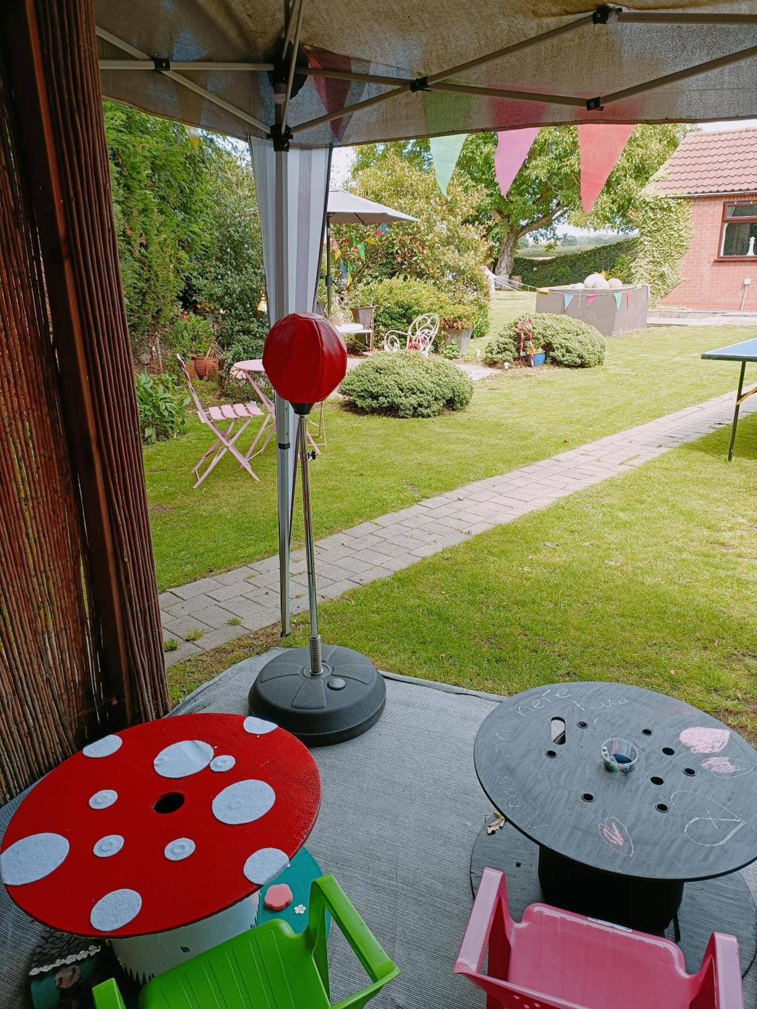 The White Dove Bed And Breakfast With Glamping Newark Showground Экстерьер фото